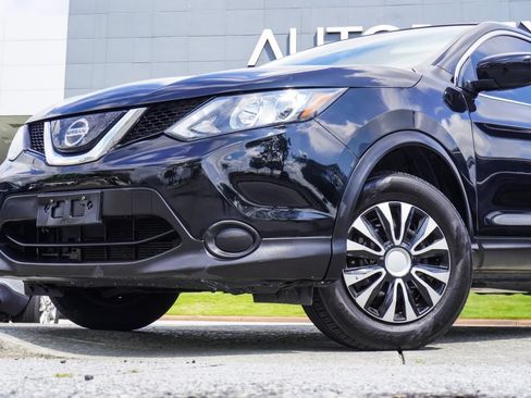 Used 2019 Nissan Rogue Sport S AWD/4WD image 2