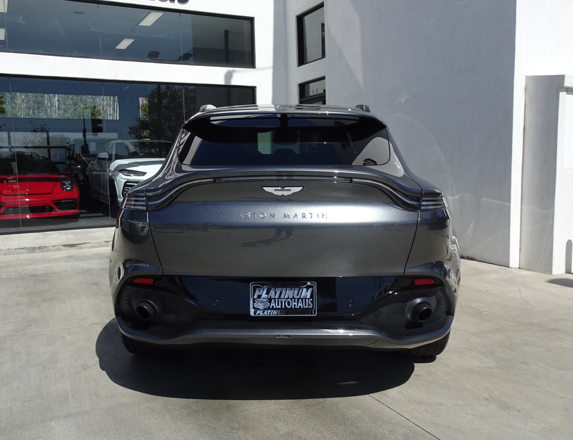Used 2022 Aston Martin DBX AWD/4WD image 5