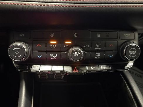 Used 2024 Dodge Durango GT w/ Blacktop Package AWD/4WD image 21