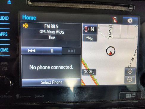 Used 2016 Toyota Prius Four FWD image 25