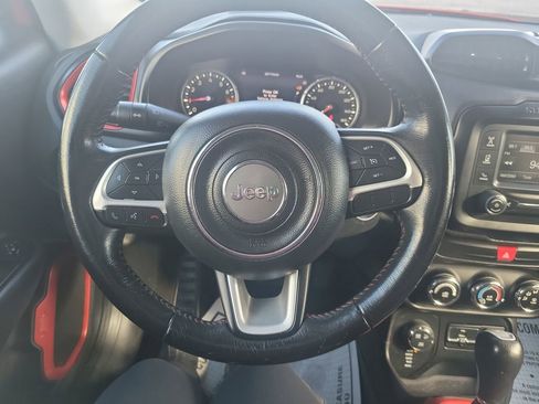 Used 2017 Jeep Renegade Trailhawk image 14