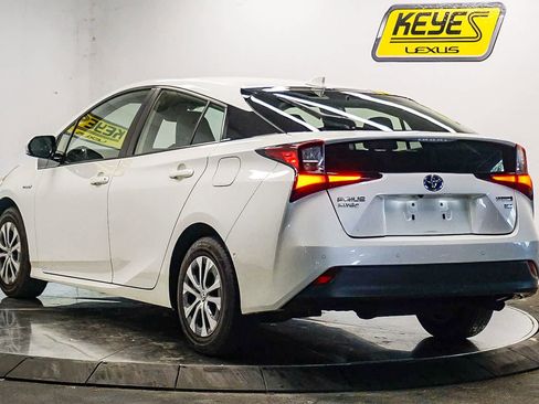 Used 2019 Toyota Prius XLE w/ Advanced Technology Package image 2