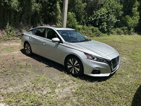Used 2021 Nissan Altima 2.5 SL FWD image 1