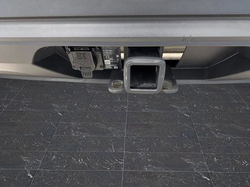 Used 2023 Volkswagen Atlas SE w/ Black Wheel Package image 34