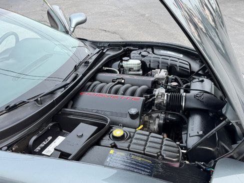 Used 2003 Chevrolet Corvette Coupe w/ Preferred Equipment Group RWD image 21