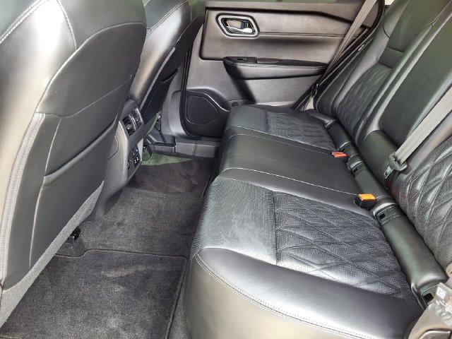 Certified 2024 Nissan Rogue Platinum w/ Platinum Premium Package AWD/4WD image 21