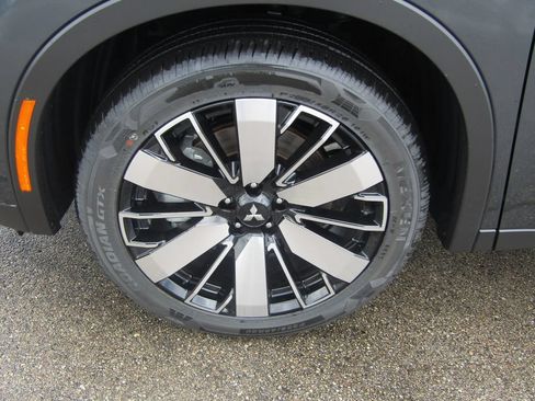 Used 2026 Mitsubishi Outlander SE FWD image 10