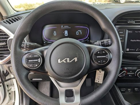 Certified 2025 Kia Soul LX image 31