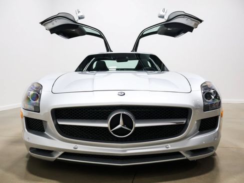 Used 2012 Mercedes-Benz SLS AMG Coupe image 8