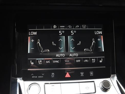 Used 2021 Audi e-tron Premium Plus w/ Premium Plus Package image 37