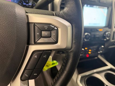 Used 2019 Ford F250 Lariat w/ Chrome Package image 16