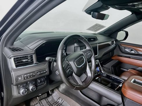 Certified 2024 GMC Yukon XL Denali Ultimate AWD/4WD image 8
