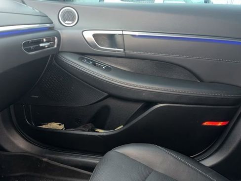 Used 2023 Hyundai Sonata Limited w/ Preferred Accessory Package image 5