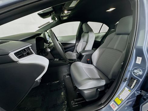 Used 2025 Toyota Corolla SE image 12