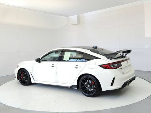 Used 2024 Honda Civic Type R image 4