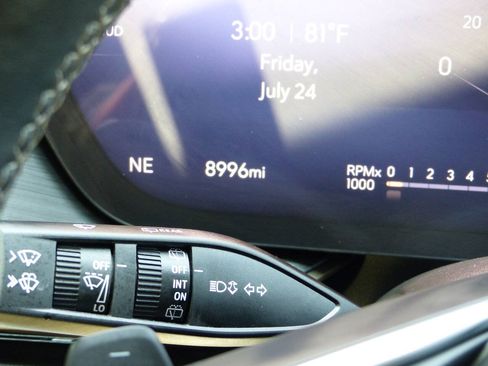 Used 2025 Buick Envision Avenir AWD/4WD image 45