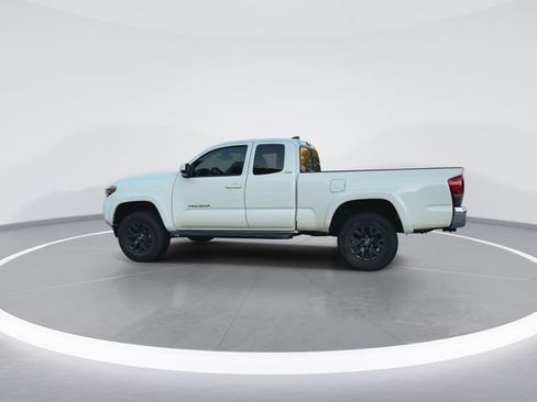 Used 2020 Toyota Tacoma SR5 RWD image 6