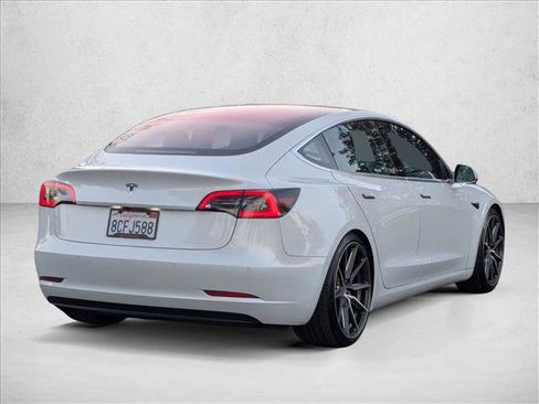 Used 2018 Tesla Model 3 Long Range image 5