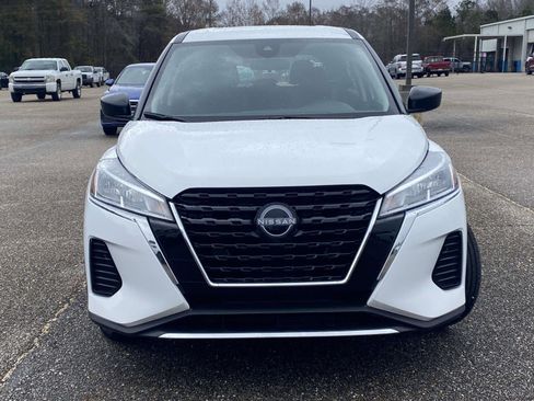 Used 2024 Nissan Kicks S image 2