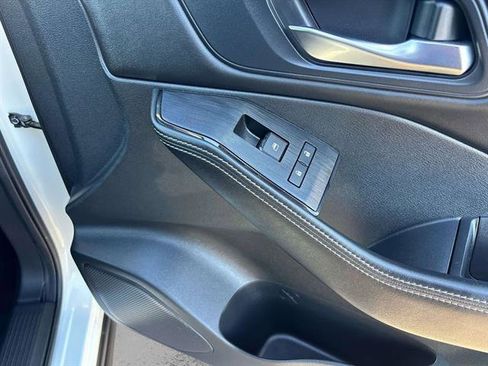 Certified 2022 Nissan Rogue SV w/ SV Premium Package image 18