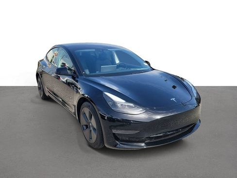 Used 2023 Tesla Model 3 Standard Range RWD image 2