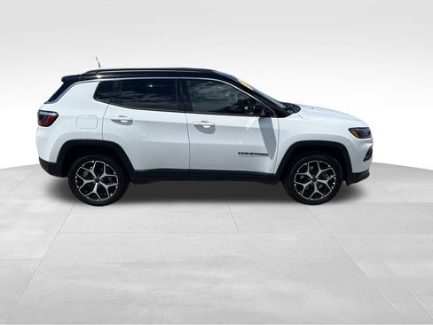 Used 2025 Jeep Compass Limited AWD/4WD image 8