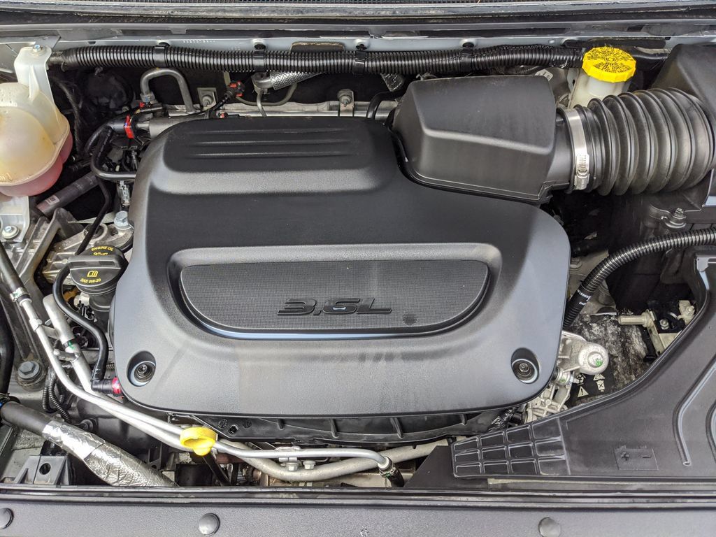 Used 2023 Chrysler Voyager LX FWD image 21
