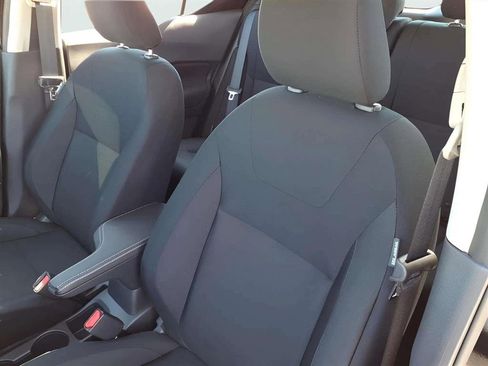 New 2025 Nissan Kicks Play S image 13