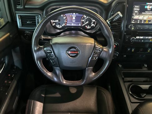 Used 2021 Nissan Titan PRO-4X w/ Pro-4x Convenience Package AWD/4WD image 13