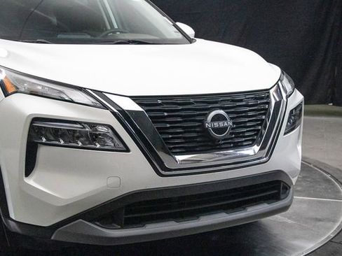Used 2023 Nissan Rogue SV AWD/4WD image 3