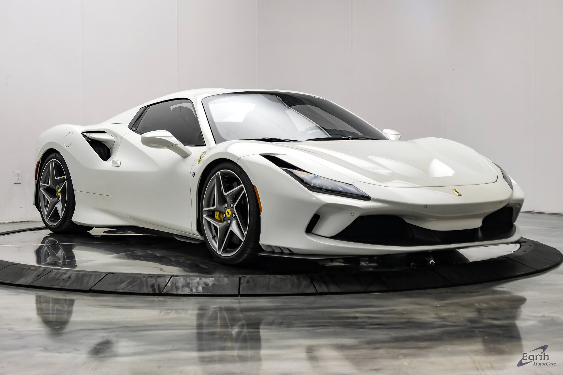 Used 2022 Ferrari F8 Tributo RWD image 32