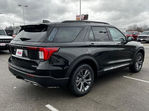 New 2025 Ford Explorer Active w/ Active Comfort Package image 3