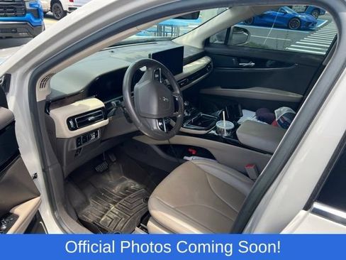 Used 2023 Lincoln Nautilus Reserve w/ Cargo Utility Package FWD image 2