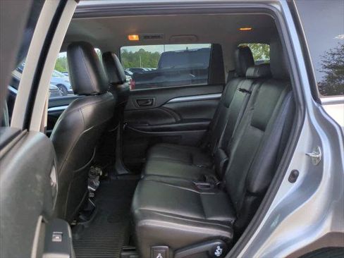 Certified 2018 Toyota Highlander LE FWD image 14