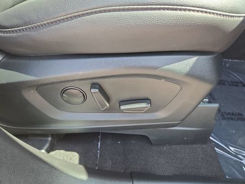 Used 2023 Ford Explorer Limited w/ Equipment Group 301A AWD/4WD image 37