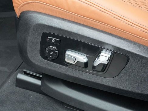 Used 2027 BMW X7 xDrive40i AWD/4WD image 29