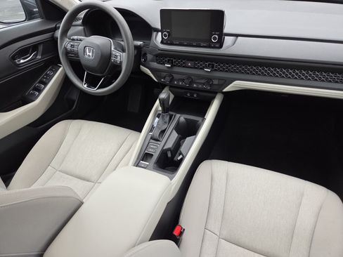 Certified 2023 Honda Accord EX image 25