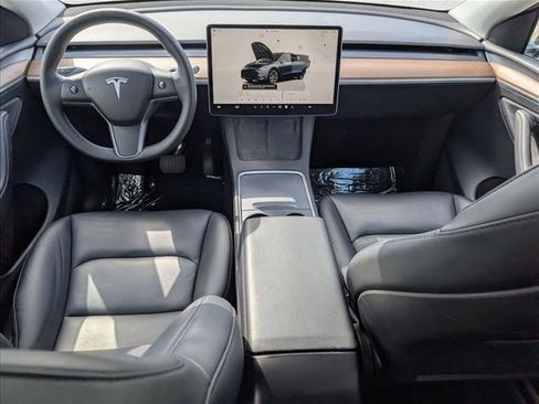 Used 2024 Tesla Model Y Long Range AWD/4WD image 17