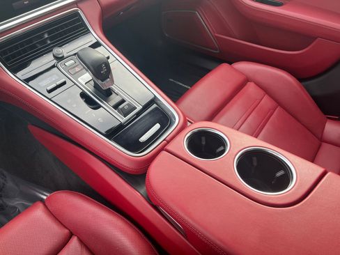 Used 2023 Porsche Panamera image 47