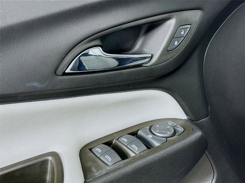 Used 2023 Chevrolet Equinox LS w/ Driver Confidence II Package image 17