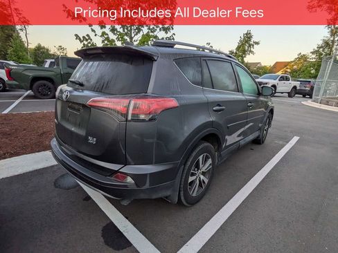 Used 2017 Toyota RAV4 XLE AWD/4WD image 7