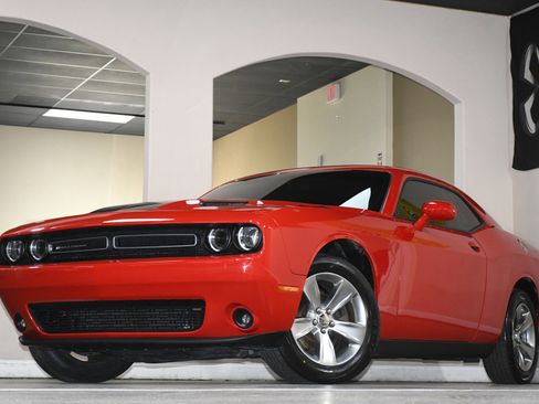 Used 2020 Dodge Challenger SXT image 84
