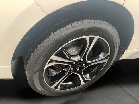 Used 2022 Ford Edge ST image 21