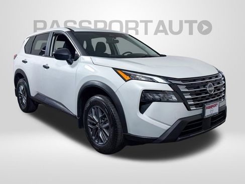 Certified 2025 Nissan Rogue S AWD/4WD image 3