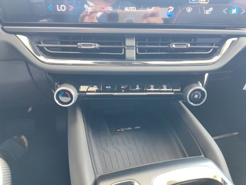 New 2025 Chevrolet Equinox EV RS image 35