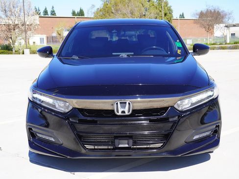 Used 2018 Honda Accord Sport image 5