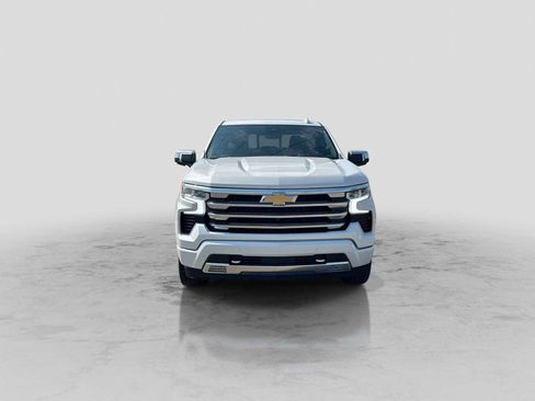Used 2024 Chevrolet Silverado 1500 High Country w/ High Country Premium Package AWD/4WD image 9