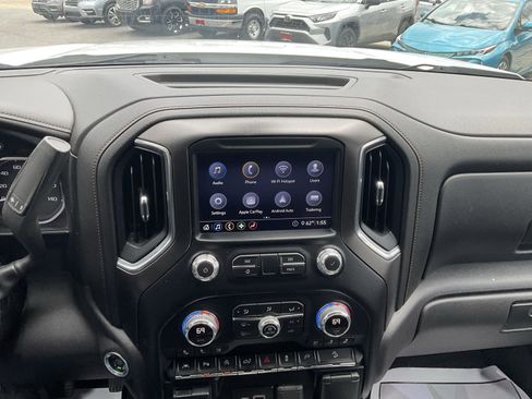 Used 2020 GMC Sierra 1500 AT4 w/ Driver Alert Package II AWD/4WD image 19