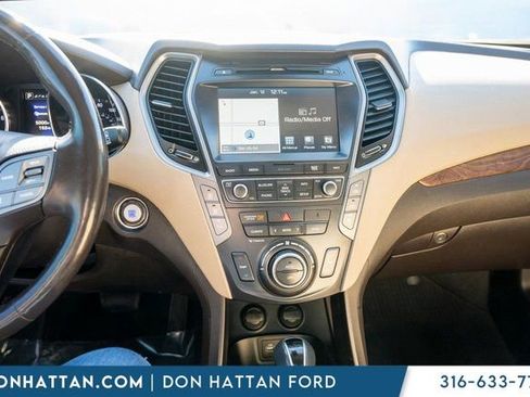 Used 2017 Hyundai Santa Fe Limited image 8