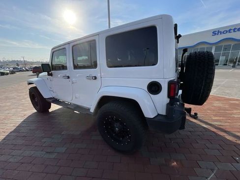 Used 2018 Jeep Wrangler Unlimited Sahara w/ Connectivity Group image 12
